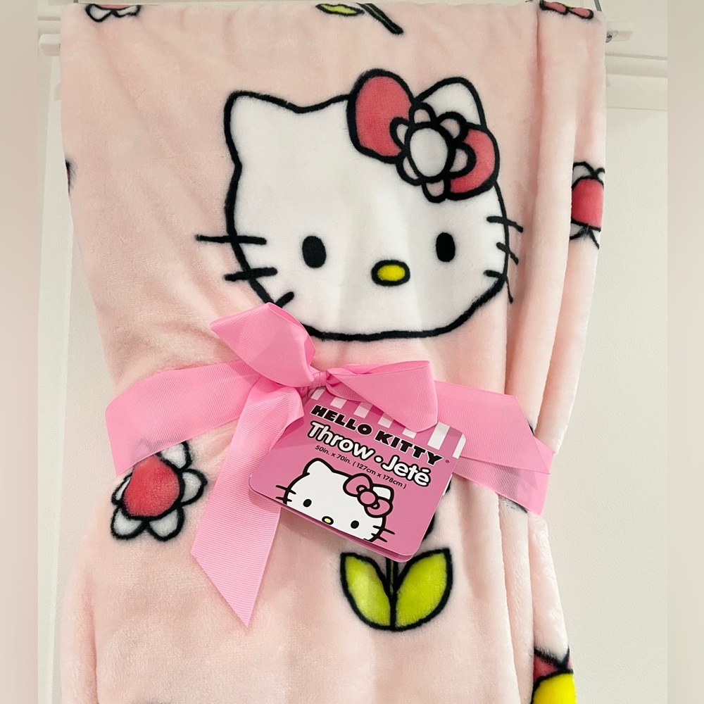 New Hello Kitty Spring Throw Blanket